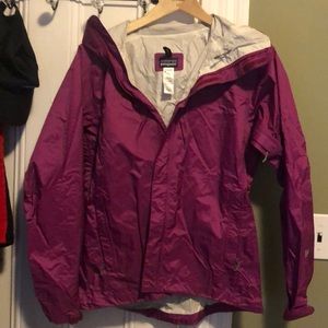 Patagonia Rain Jacket Women’s M